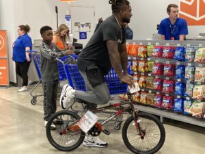 A guy buying a bike